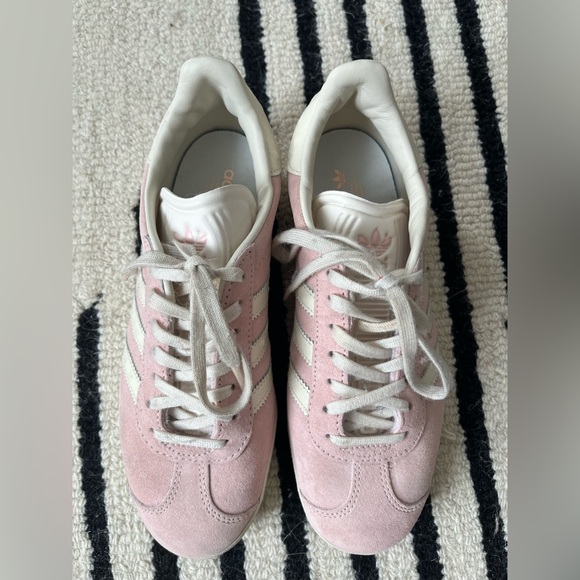 ADIDAS GAZELLES SIZE 6.5 LIKE NEW - Picture 2 of 7
